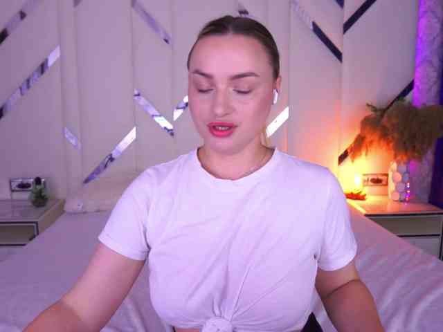 FloraGreys Live Webcam on BongaCams