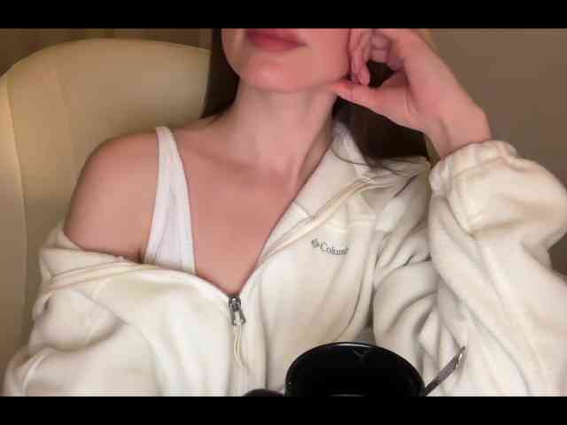 emisun Live Webcam on BongaCams