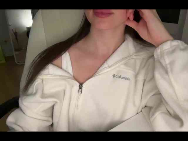 emisun Live Webcam on BongaCams