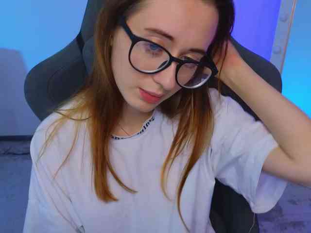 DarkLola webcam