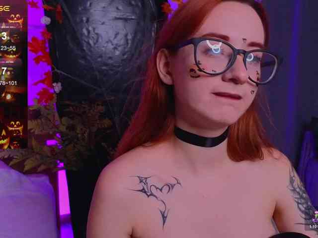 DarkLola webcam
