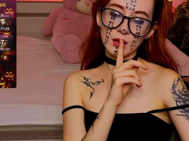 DarkLola webcam