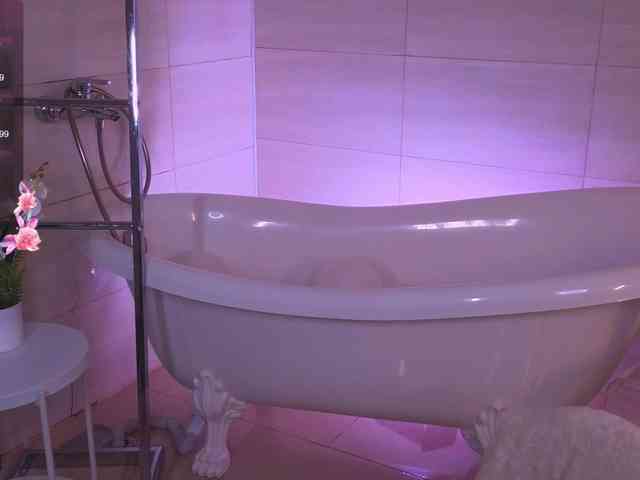 DarkLola webcam