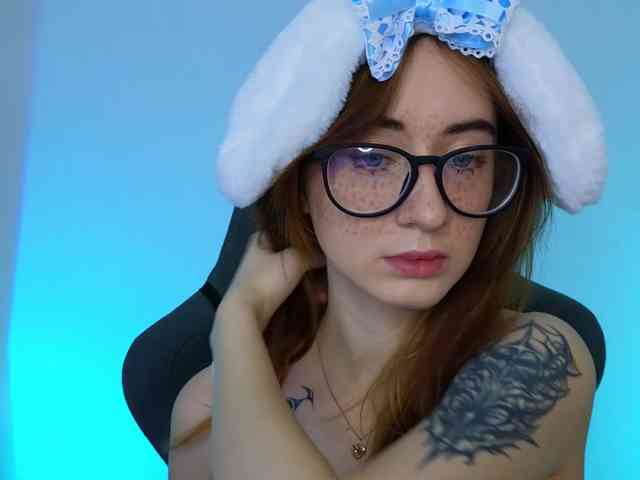 DarkLola webcam