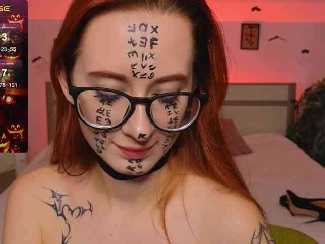 DarkLola webcam