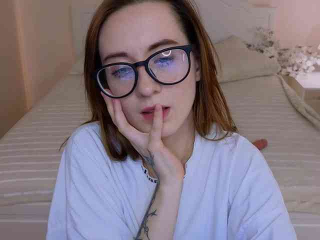 DarkLola webcam