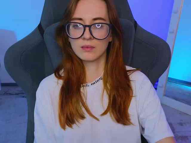 DarkLola webcam
