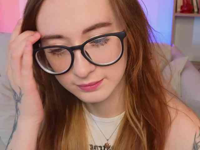DarkLola webcam