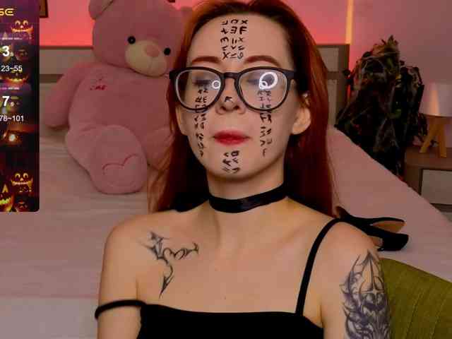 DarkLola webcam