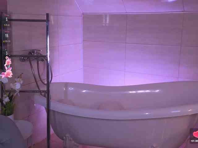 DarkLola webcam