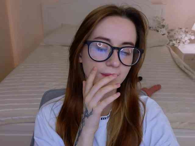 DarkLola webcam