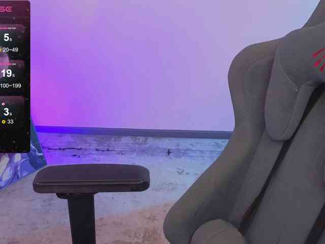 DarkLola webcam
