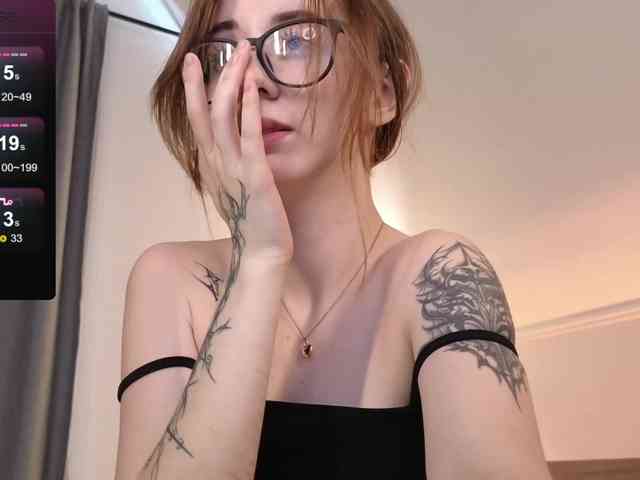 DarkLola webcam