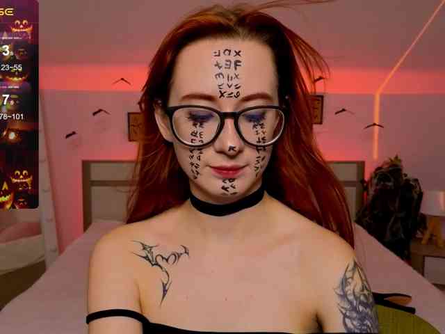 DarkLola webcam