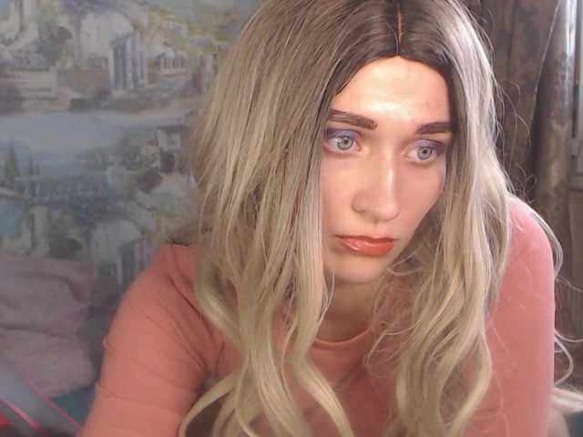  -LauraGold- chat room