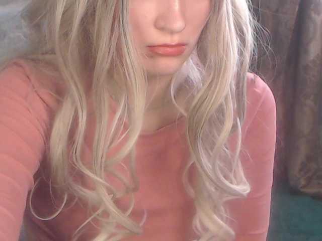  -LauraGold- chat room