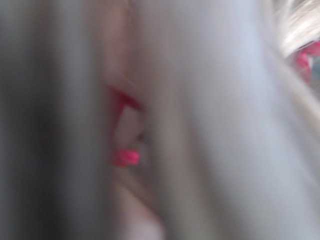  -LauraGold- chat room