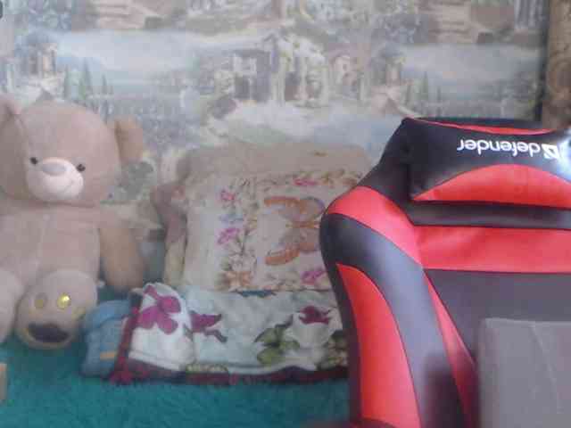spy webcam -LauraGold-