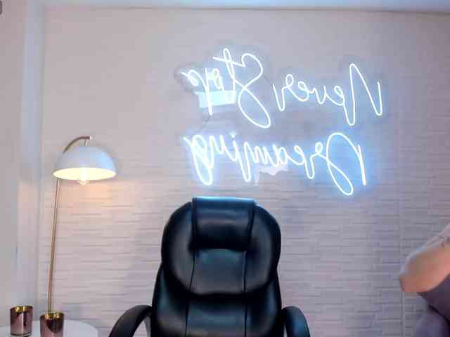 sex cam online AntonellaHans