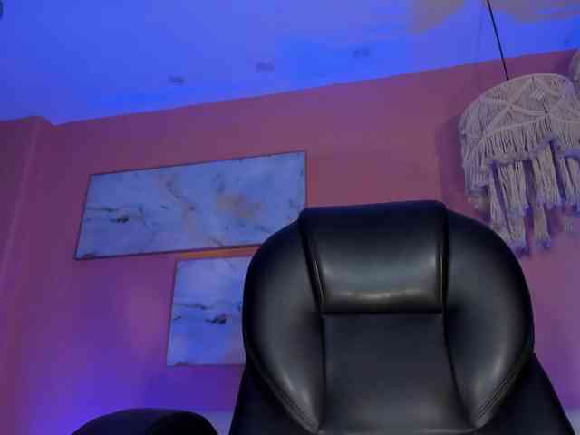 free adult chat room AntonellaHans