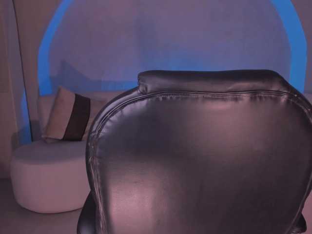 ValeriaRoldan's BongaCams show and profile