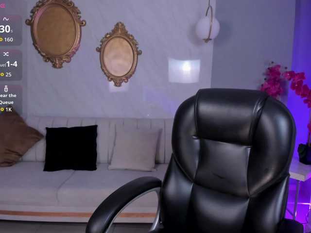 ValeriaRoldan live cam profile