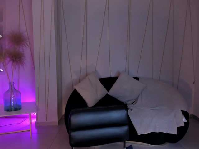 ValeriaRoldan's BongaCams show and profile