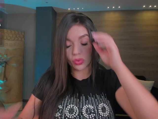 ValeriaRoldan's BongaCams show and profile