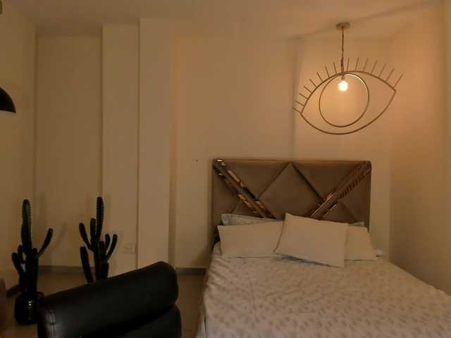 ValeriaRoldan's BongaCams show and profile