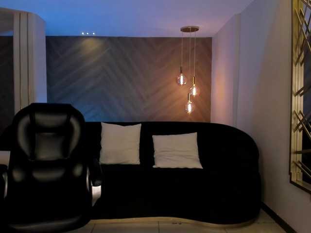 ValeriaRoldan's BongaCams show and profile