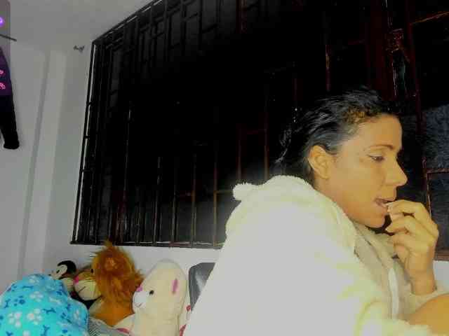 nenita-horny webcam