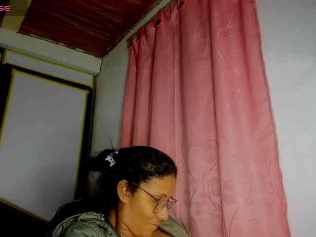 nenita-horny webcam
