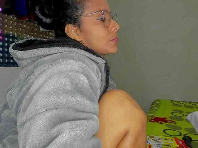 nenita-horny webcam