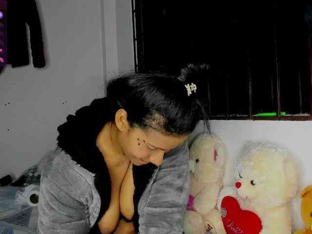 nenita-horny webcam