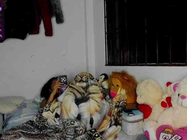 nenita-horny webcam
