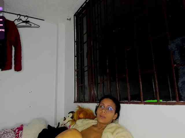 nenita-horny webcam