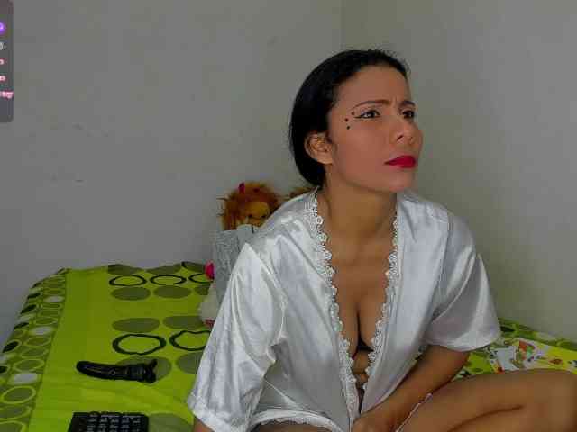 nenita-horny webcam