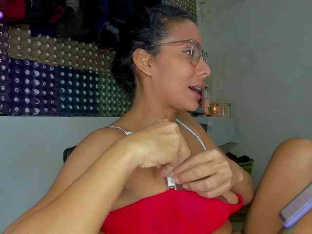 nenita-horny webcam