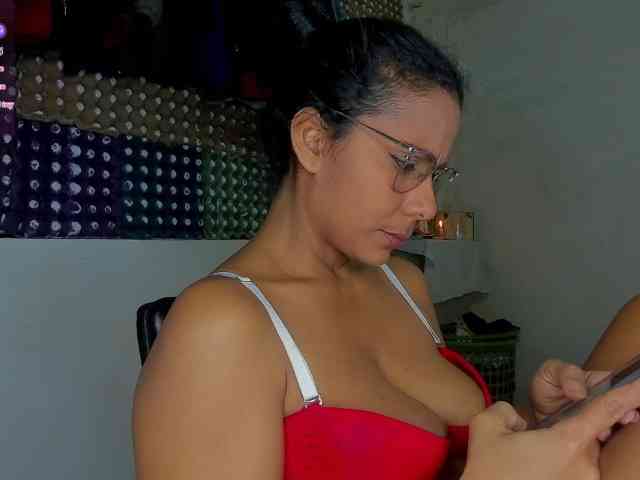 nenita-horny webcam