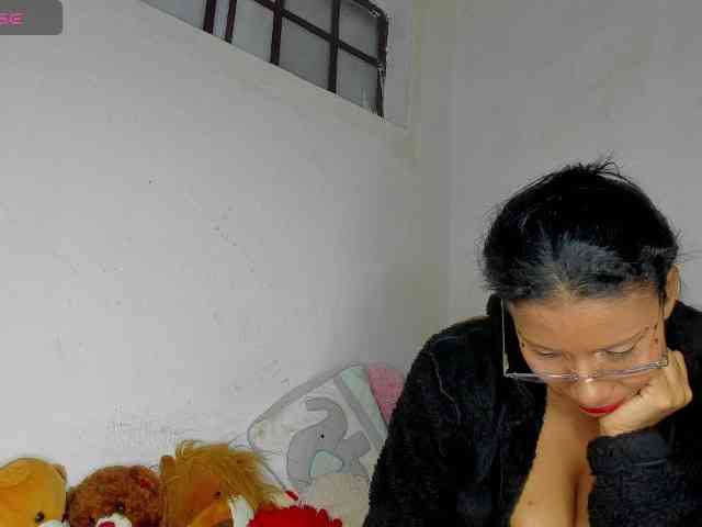 nenita-horny webcam