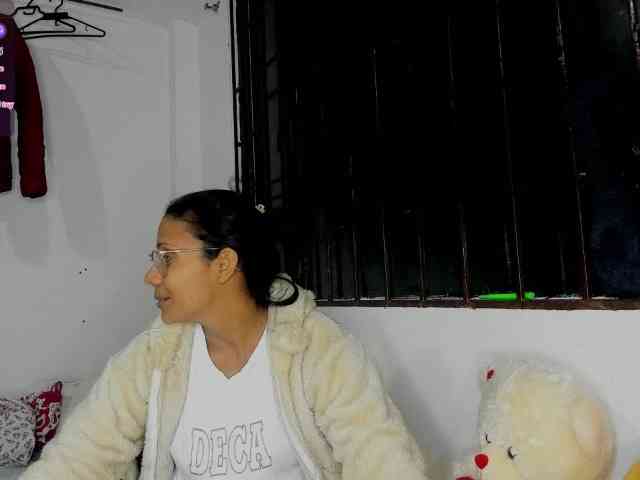 nenita-horny webcam