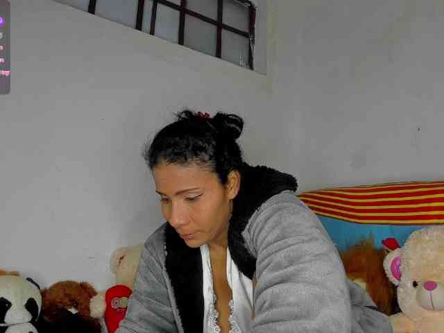 nenita-horny webcam