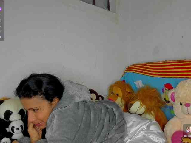 nenita-horny webcam