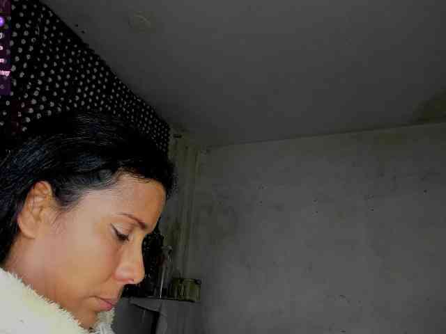 nenita-horny webcam