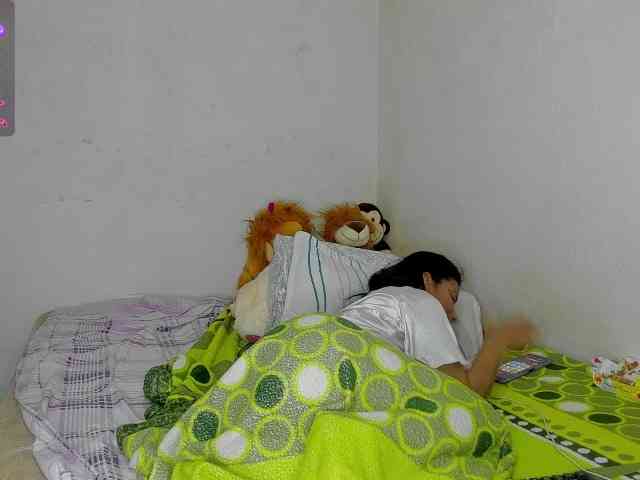 nenita-horny webcam