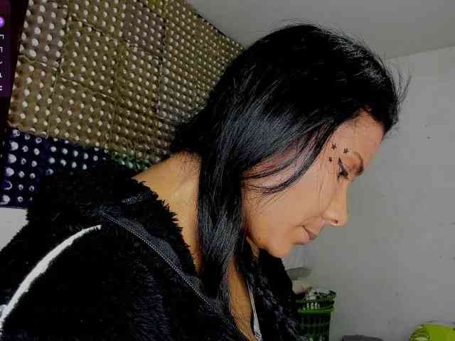 nenita-horny webcam