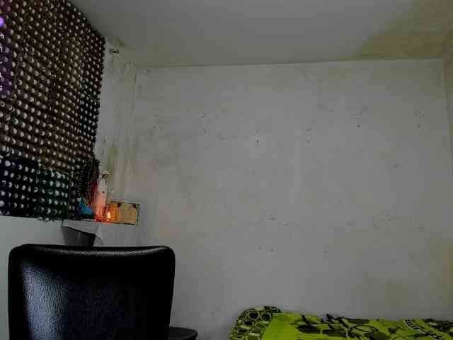 nenita-horny webcam