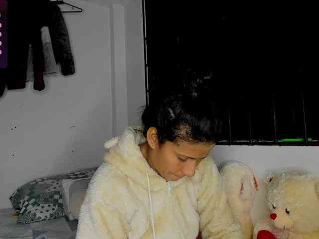nenita-horny webcam