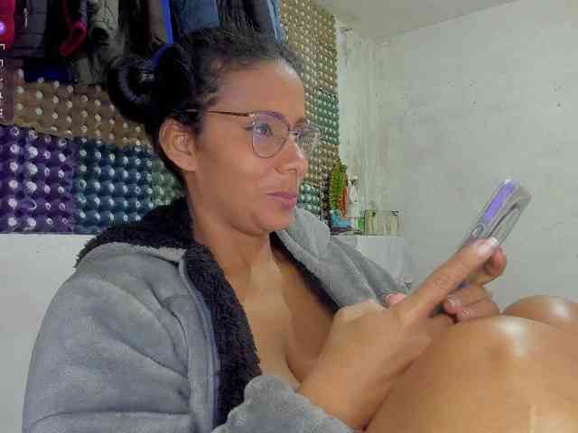 nenita-horny webcam