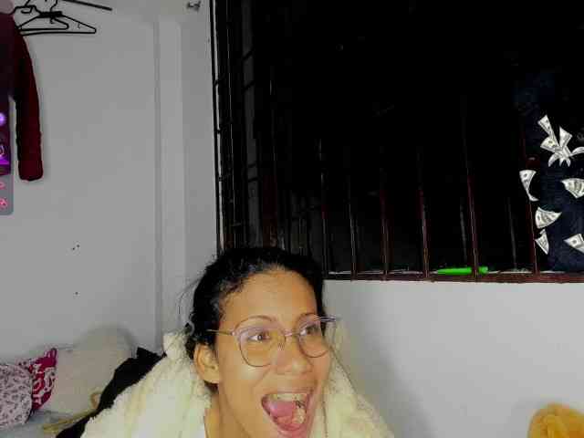 nenita-horny webcam